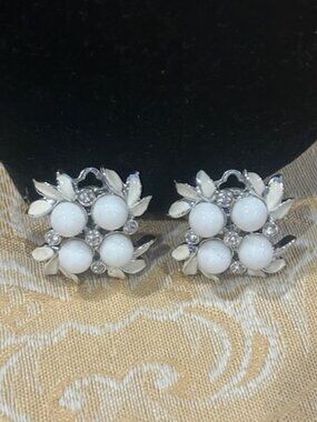 CHAREL WHITE Enamel Lucite Ball Rhinestone EARRING